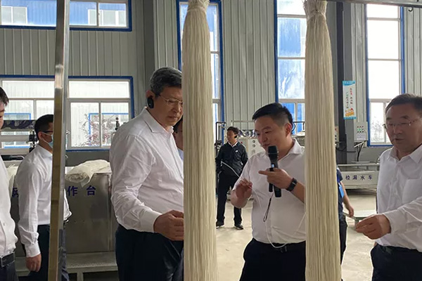 內(nèi)蒙古自治區(qū)黨委常委、通遼市委書記孟憲東攜考察團到一諾環(huán)境考察指導(dǎo)
